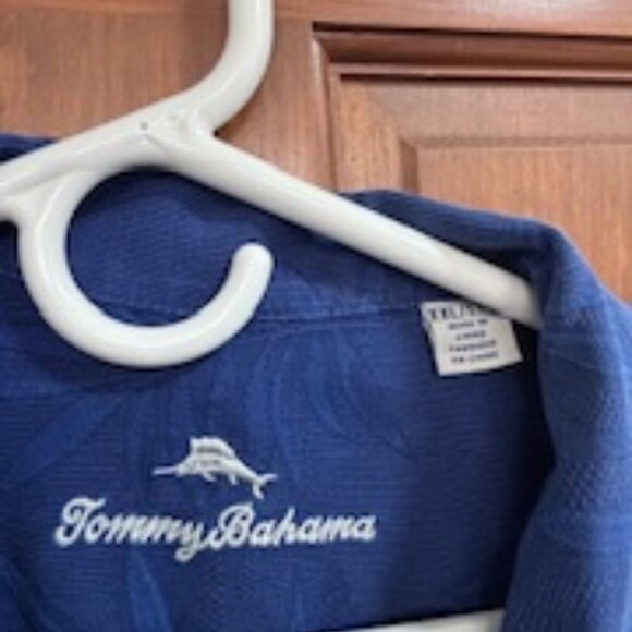 Tommy Bahama Men's 2X Short Sleeve in Blue - Picture 3 of 5